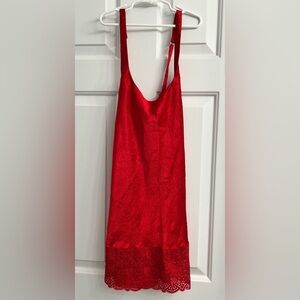 VINTAGE - Gold Label Victoria’s Secret EUC Red Racerback with adjustable straps